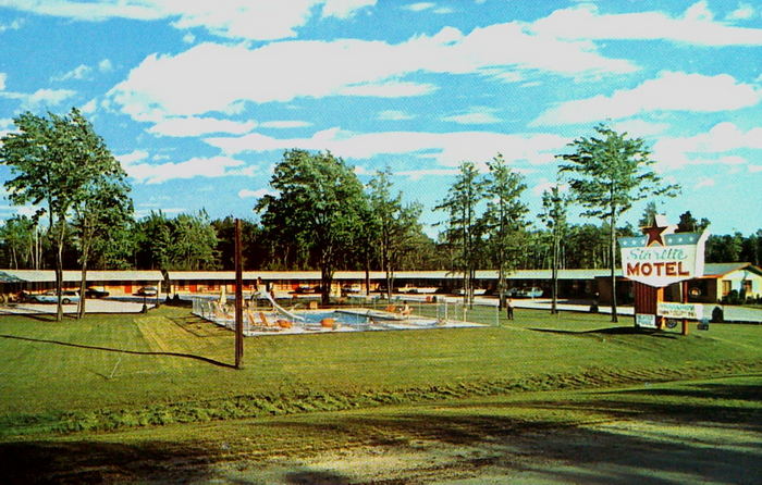Starlite Motel - Vintage Postcard
